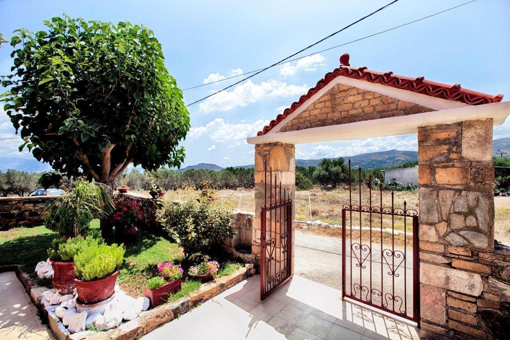 Olive Tree Apartment Kalivianí Екстериор снимка