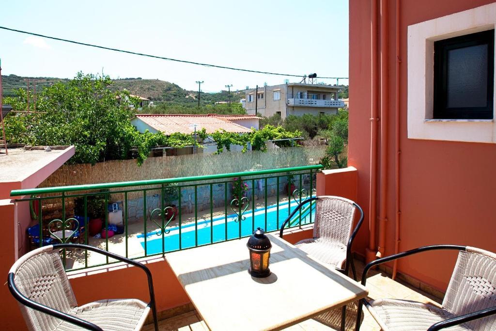Olive Tree Apartment Kalivianí Стая снимка